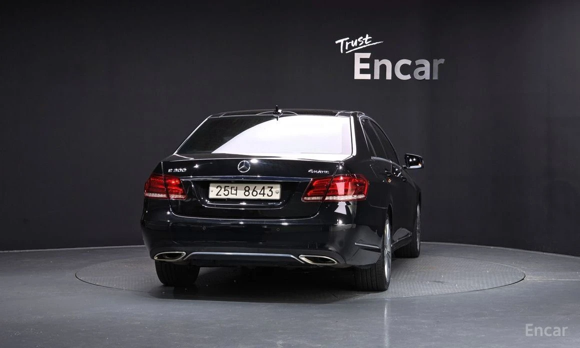 Mercedes-Benz E 300  - изображение 4