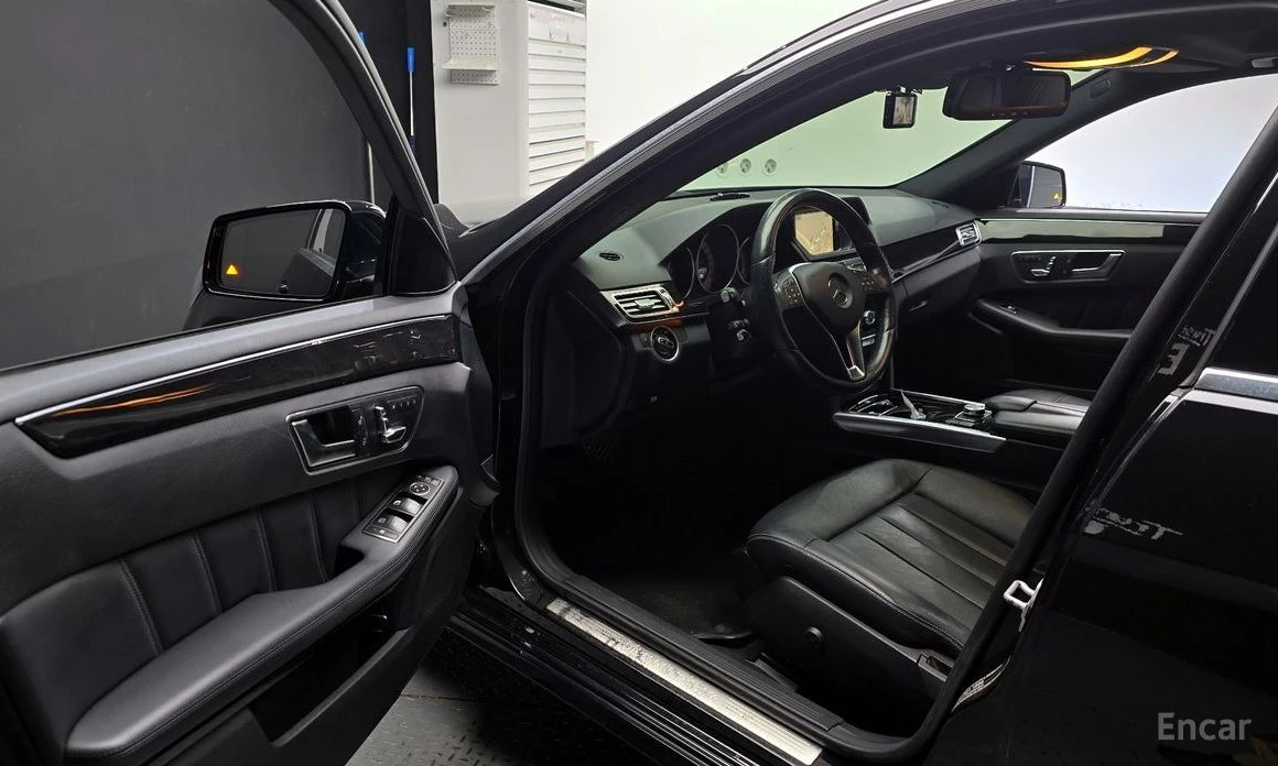 Mercedes-Benz E 300  - изображение 10