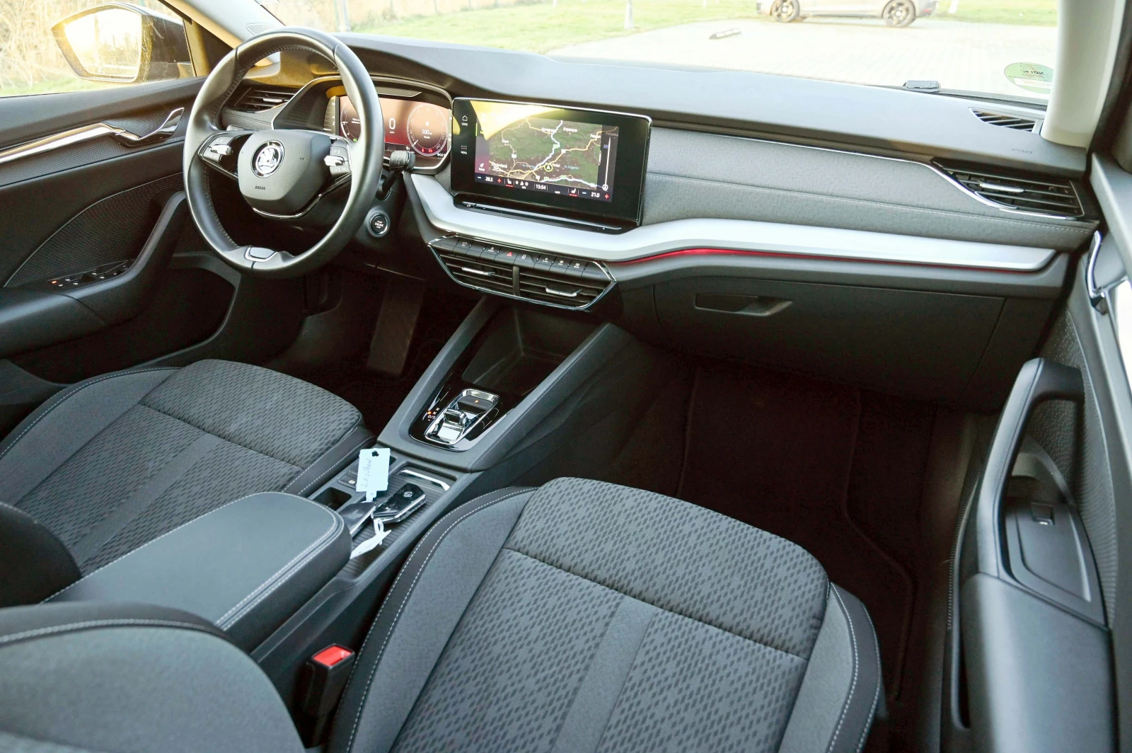 Skoda Octavia 2.0TDI* FirstEdition* КАМЕРА* MATRIX* ACC* Keyless - изображение 7