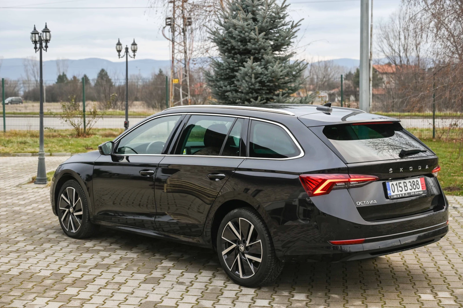 Skoda Octavia 2.0TDI* FirstEdition* КАМЕРА* MATRIX* ACC* Keyless - изображение 3