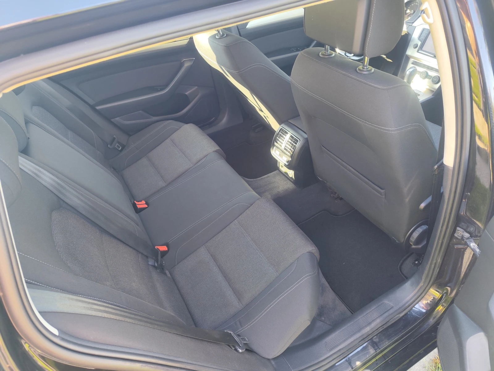 VW Passat 2.0  DSG 150 к.с - изображение 7