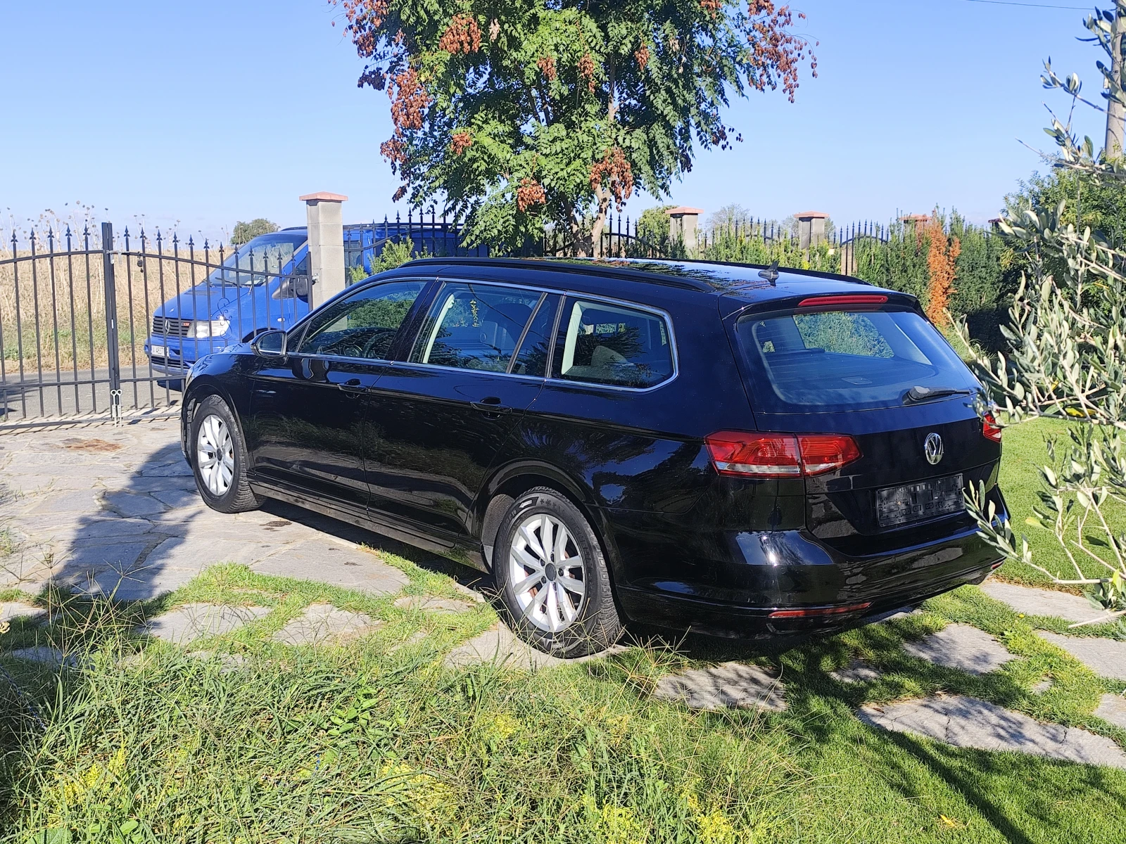 VW Passat 2.0  DSG 150 к.с - изображение 4