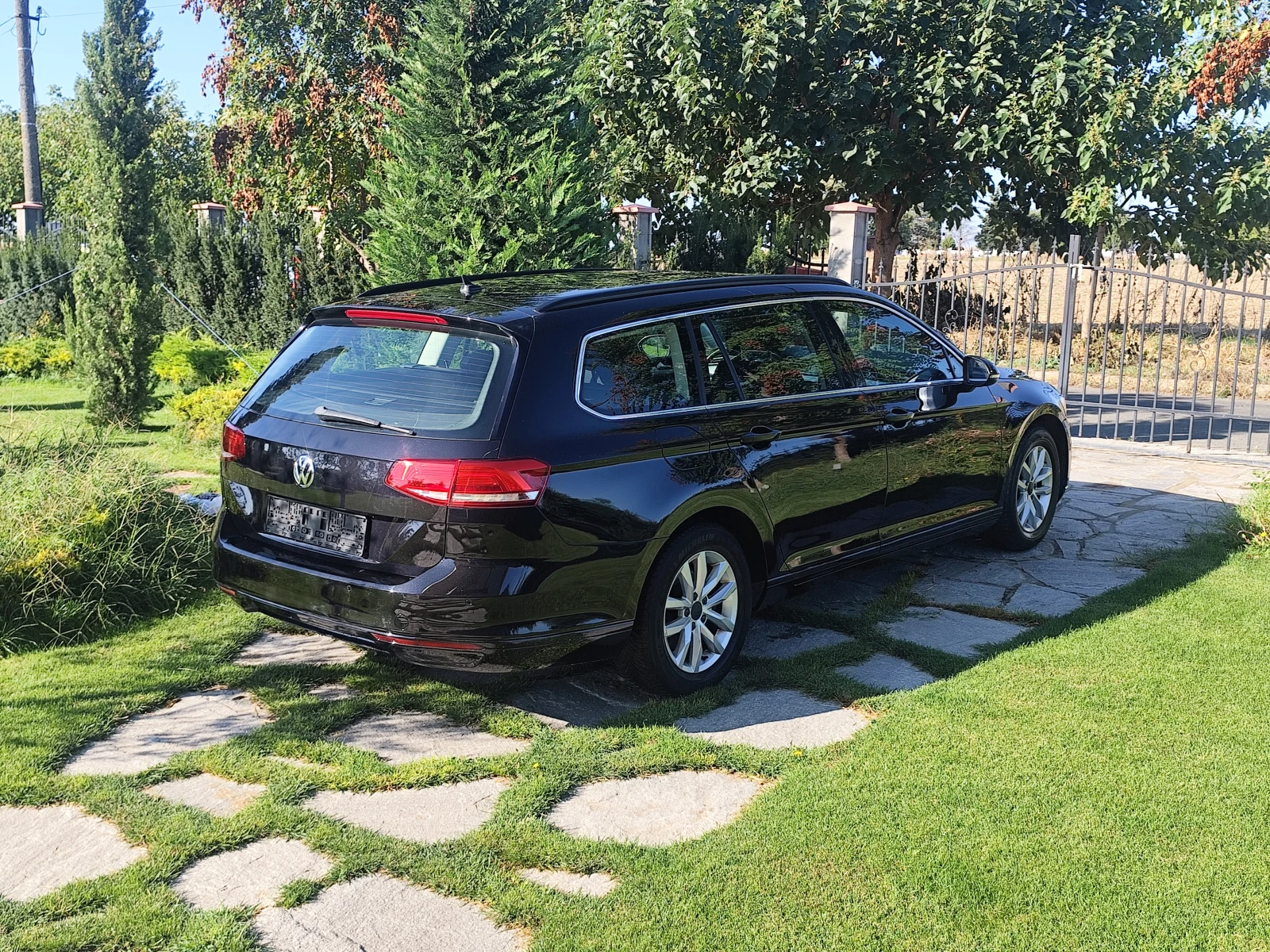 VW Passat 2.0  DSG 150 к.с - изображение 3