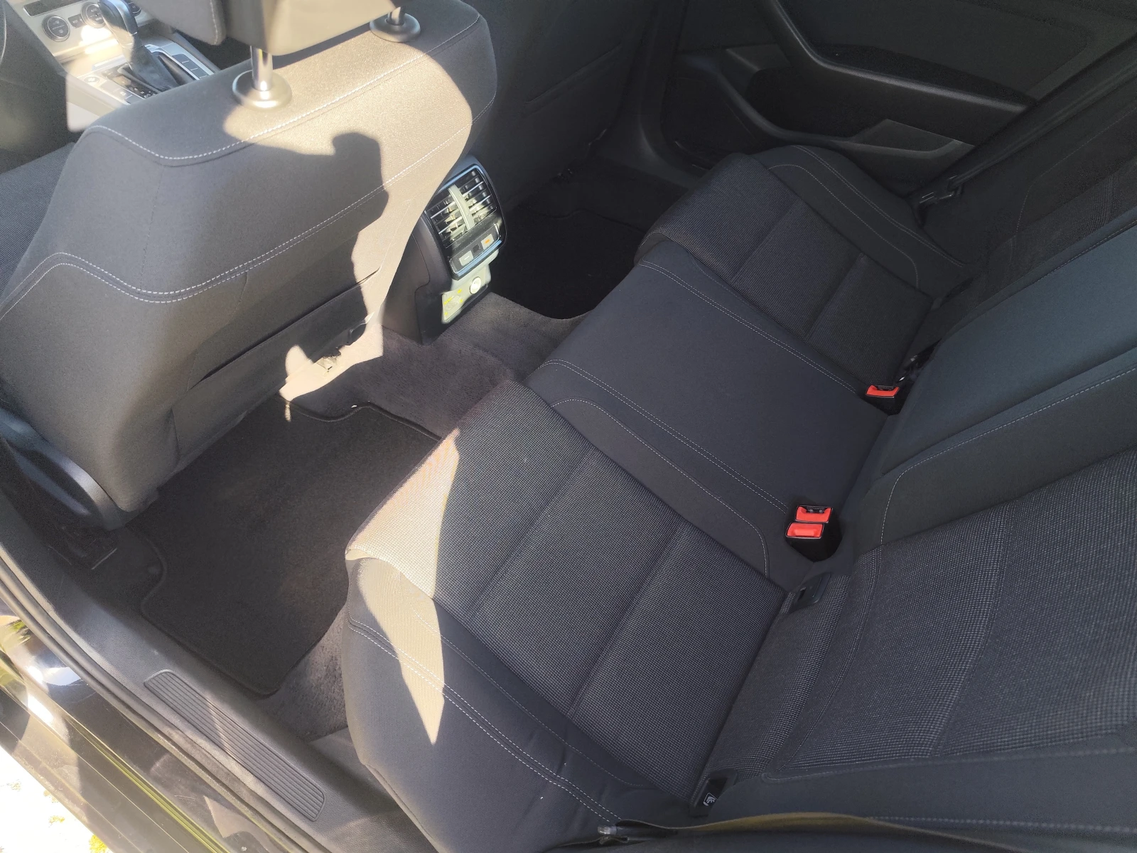 VW Passat 2.0  DSG 150 к.с - изображение 8