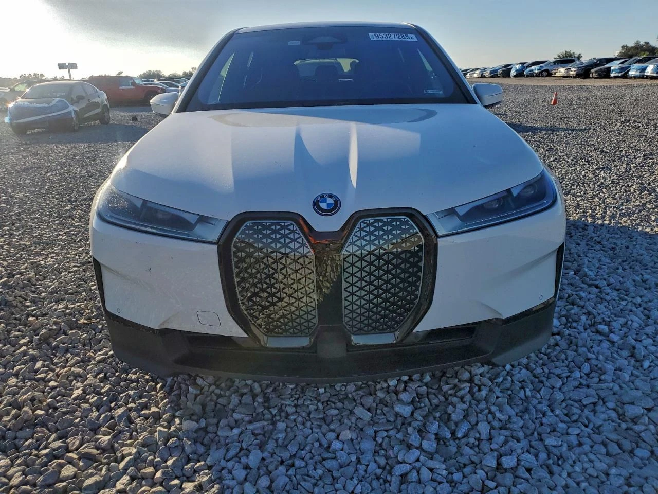 BMW iX Xdrive50* Подгреви* Harman Kardon* BUY NOW - изображение 2