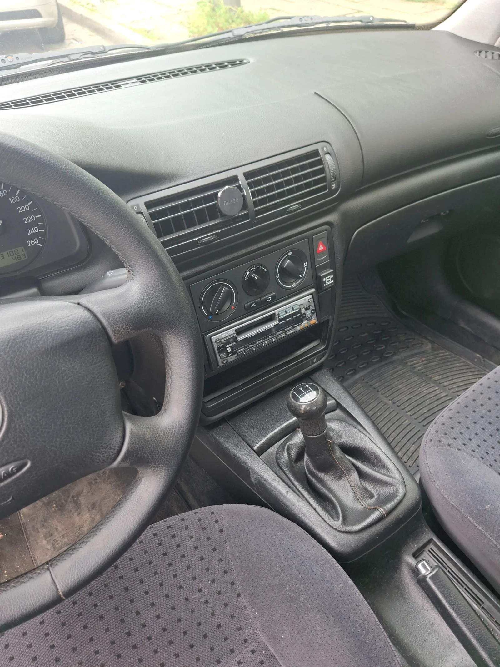 VW Passat Седан, снимка 5 - Автомобили и джипове - 53795833