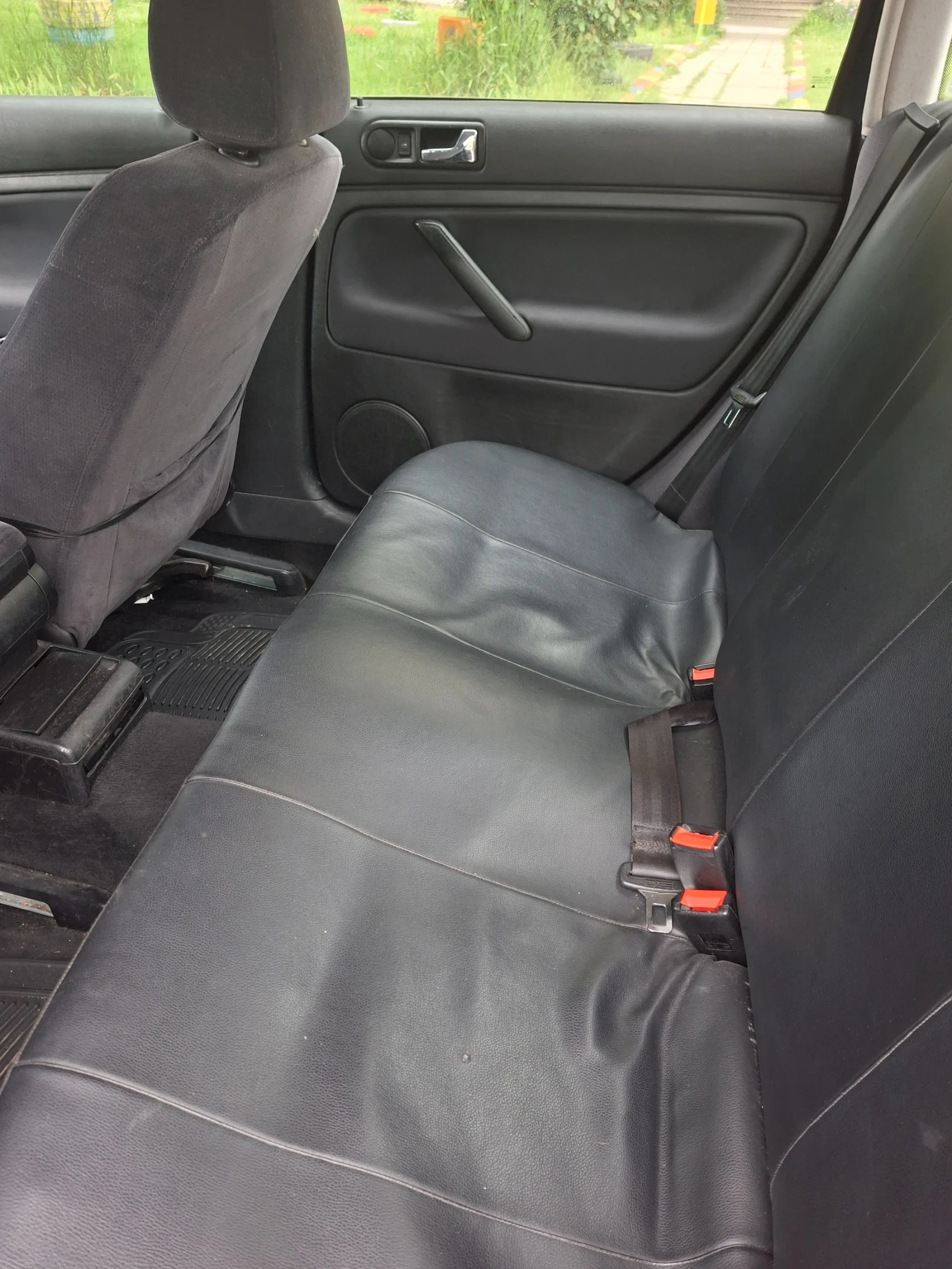 VW Passat Седан, снимка 4 - Автомобили и джипове - 53795833