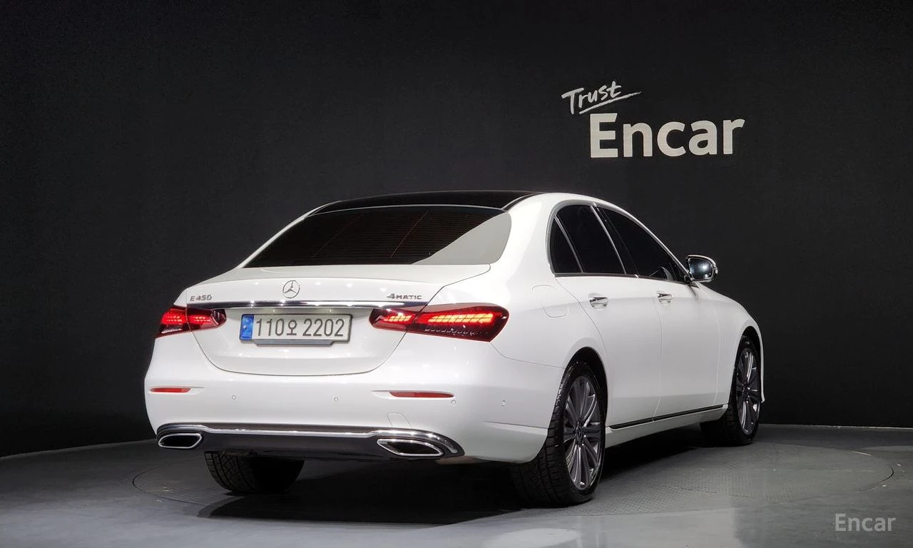 Mercedes-Benz E 450 4MATIC* EXCLUSIVE* BURMESTER* ОБДУХВАНЕ* ДИСТРОНИК, снимка 2 - Автомобили и джипове - 54424141