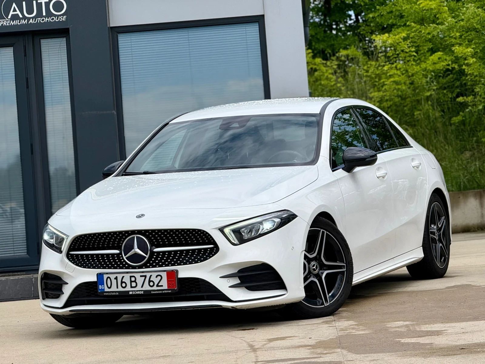 Mercedes-Benz A 220 AMG LINE / СЕДАН / ПОДГРЕВ / КАМЕРА / РЕАЛНИ КМ!