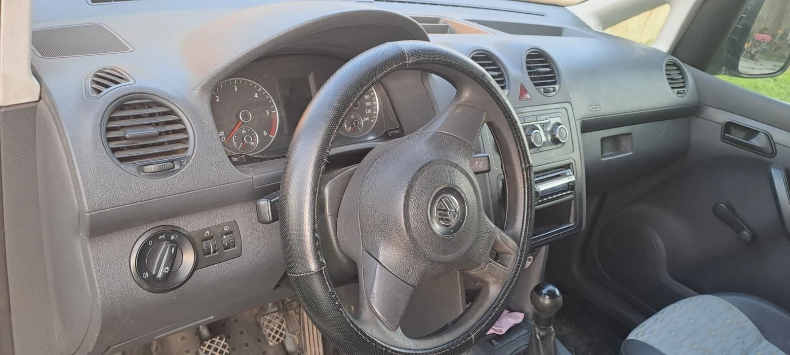 VW Caddy 1.6TDI Euro 5, снимка 5 - Автомобили и джипове - 54901216