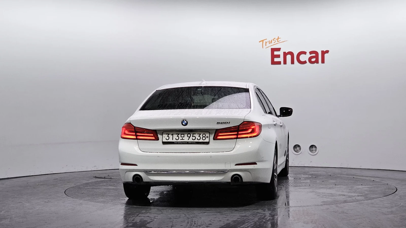 BMW 520  HEAD UP/360#PANO# #УНИКАТ# !FULL!, снимка 4 - Автомобили и джипове - 55190202