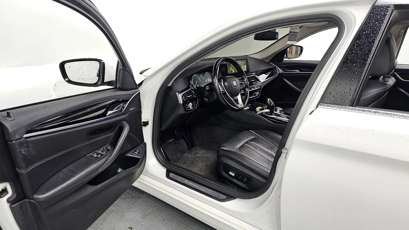 BMW 520  HEAD UP/360#PANO# #УНИКАТ# !FULL!, снимка 8 - Автомобили и джипове - 55190202