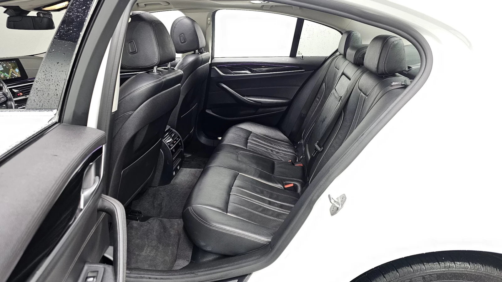 BMW 520  HEAD UP/360#PANO# #УНИКАТ# !FULL!, снимка 10 - Автомобили и джипове - 55190202