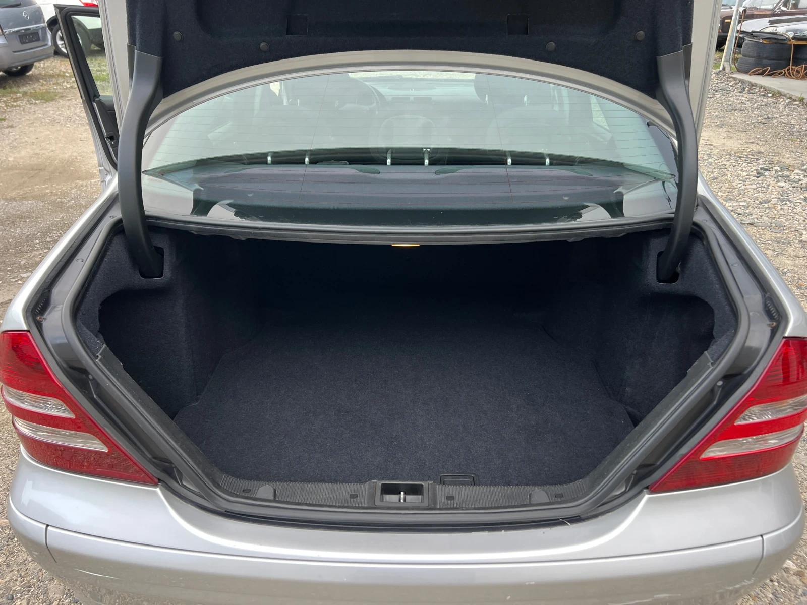 Mercedes-Benz C 220 Face 2.2CDI-150к.с./Автопилот/Ел.Седалки/ УНИКАТ, снимка 9 - Автомобили и джипове - 55404689