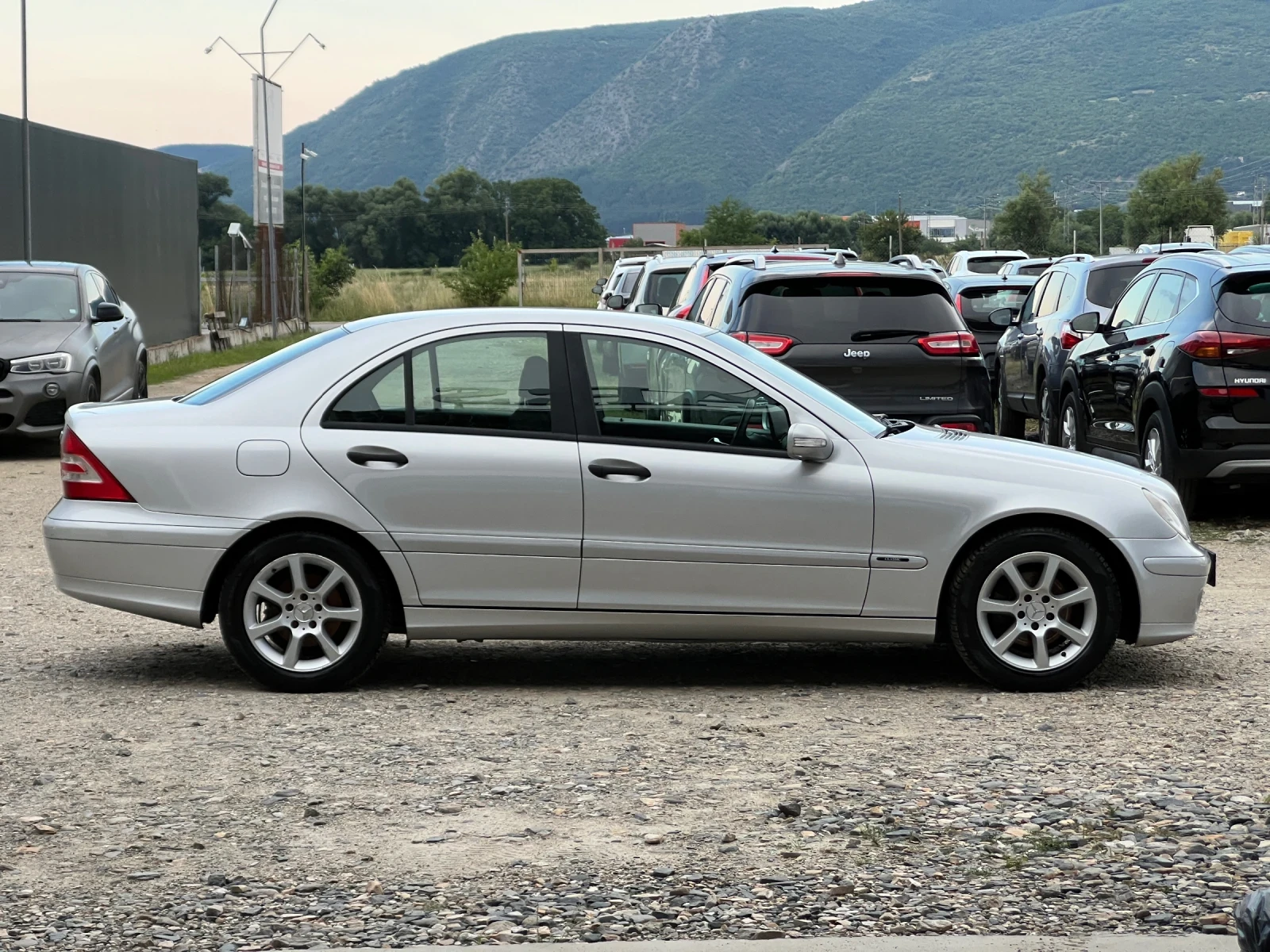 Mercedes-Benz C 220 Face 2.2CDI-150к.с./Автопилот/Ел.Седалки/ УНИКАТ, снимка 4 - Автомобили и джипове - 55404689