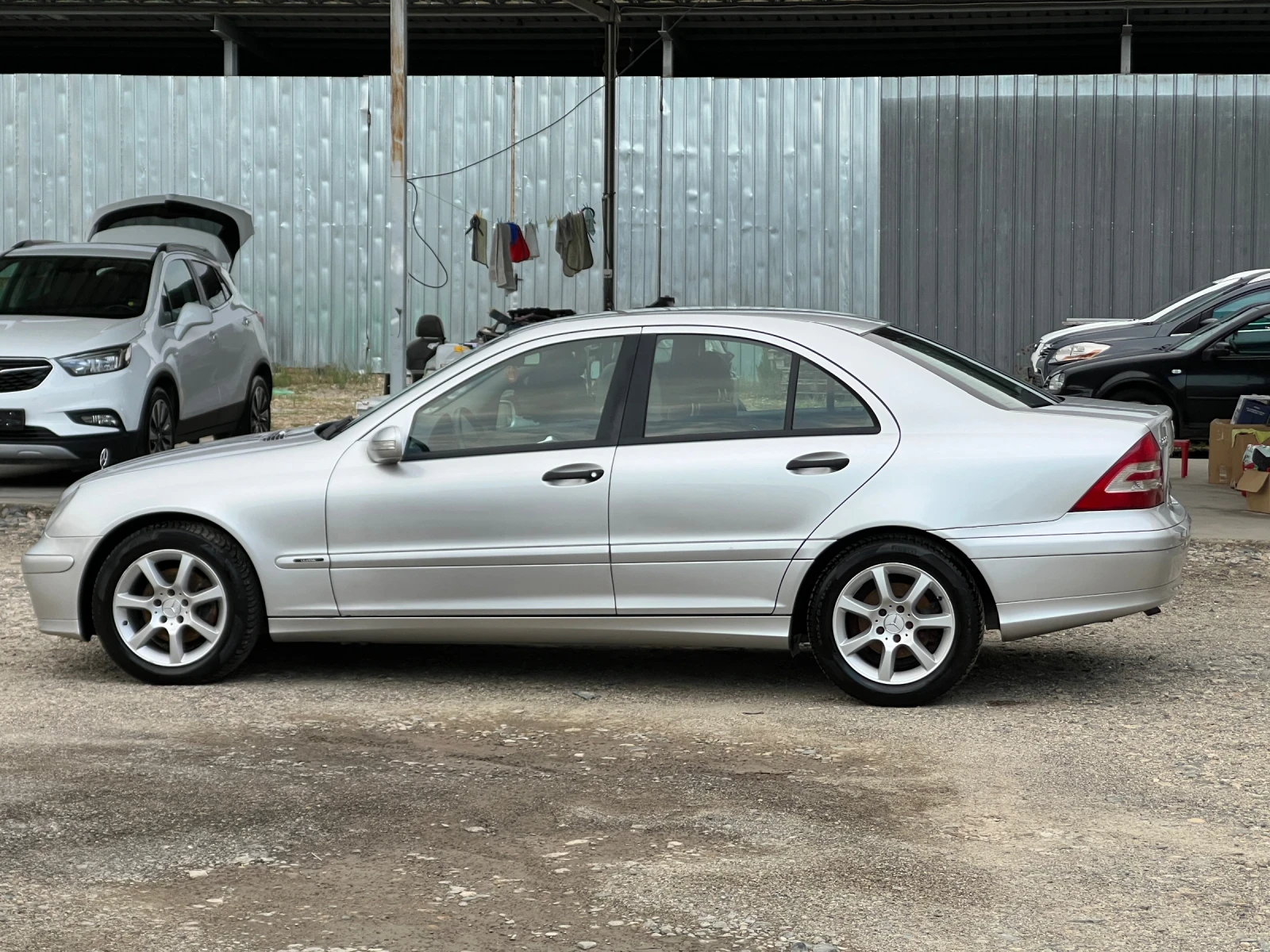 Mercedes-Benz C 220 Face 2.2CDI-150к.с./Автопилот/Ел.Седалки/ УНИКАТ, снимка 8 - Автомобили и джипове - 55404689