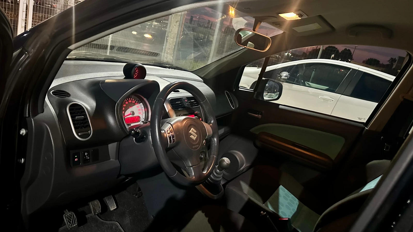 Suzuki Swift Suzuki Splash 1.3i 85к., снимка 10 - Автомобили и джипове - 55772646