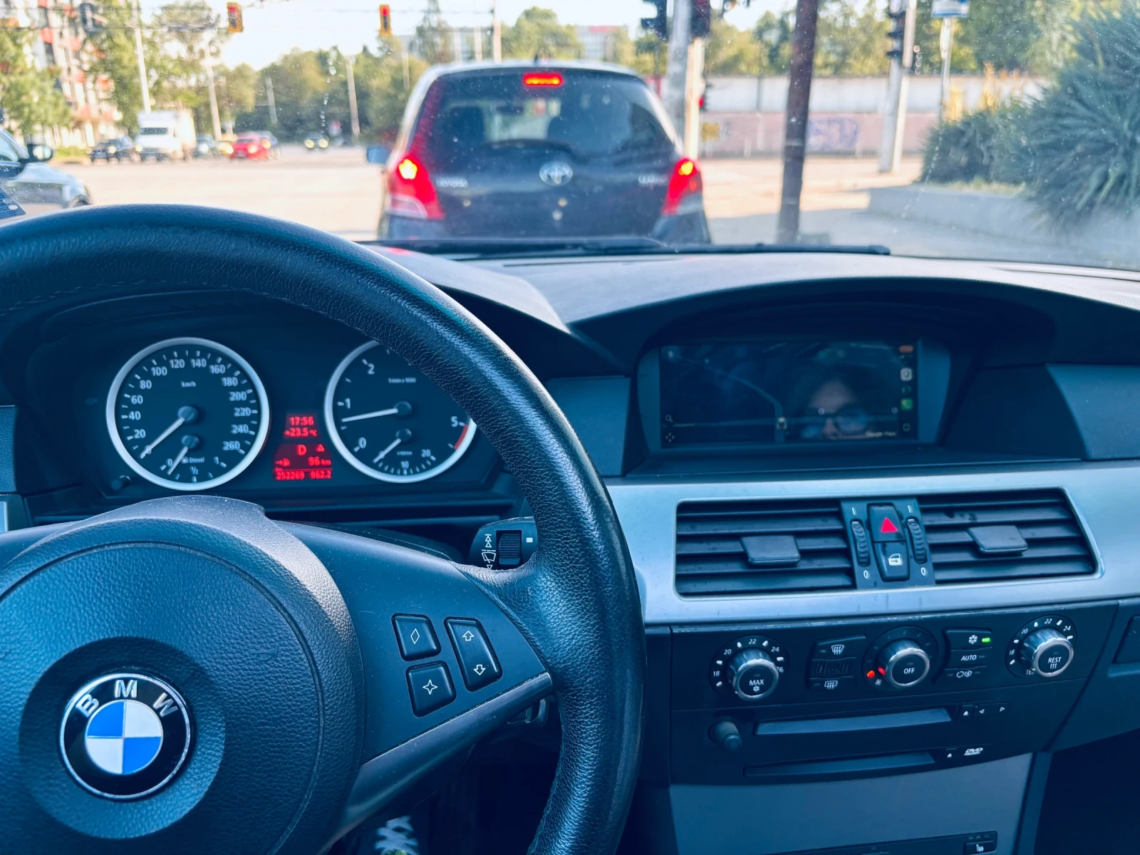 BMW 530, снимка 13 - Автомобили и джипове - 56049318