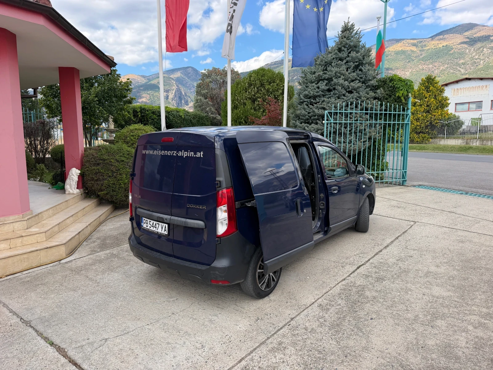 Dacia Dokker 1.5 DCi* Климатик, снимка 8 - Автомобили и джипове - 56071343