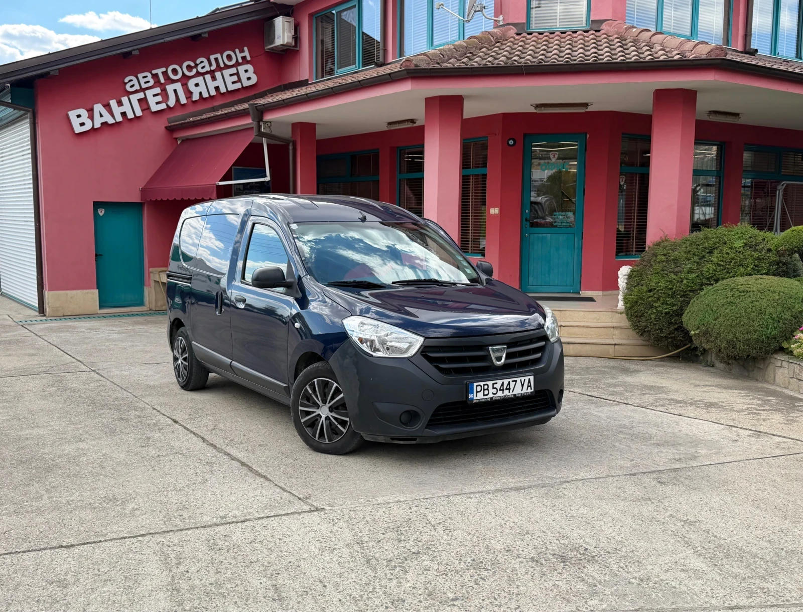 Dacia Dokker 1.5 DCi* Климатик, снимка 11 - Автомобили и джипове - 56071343