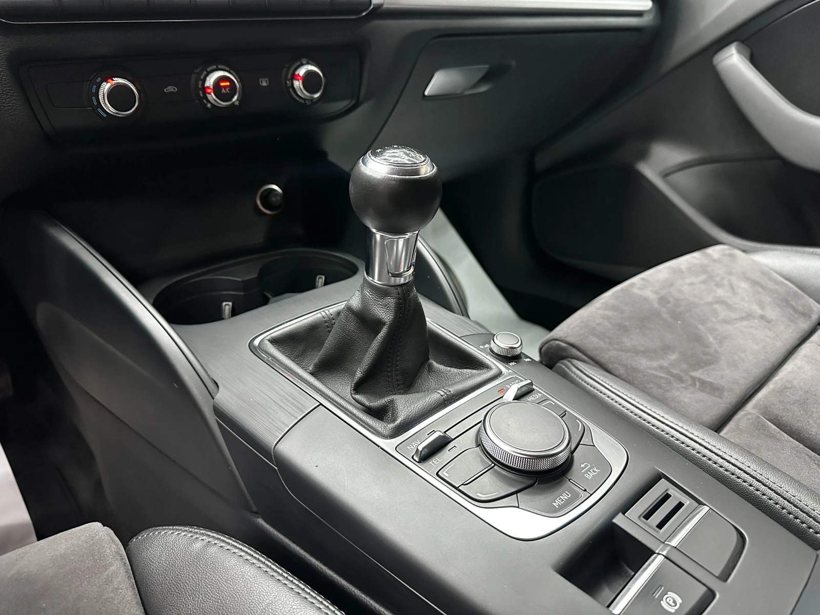 Audi A3 2.0TDI 6 скорости, снимка 10 - Автомобили и джипове - 56098672