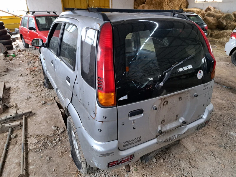 Daihatsu Terios 1.3  НА ЧАСТИ , снимка 6 - Автомобили и джипове - 45359377