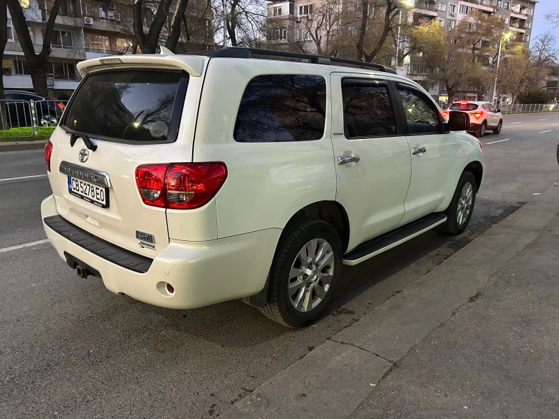 Toyota Sequoia 5.7HEMI Platinum, снимка 4 - Автомобили и джипове - 49401681