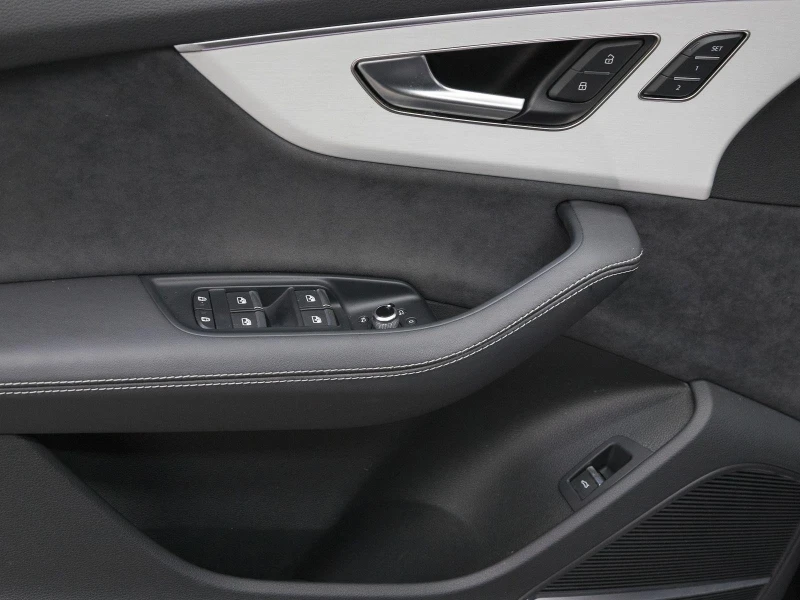 Audi SQ7 TFSI/QUATTRO/MATRIX/B&O/HEAD UP/360/BLACK/7-МЕСТЕН, снимка 5 - Автомобили и джипове - 51054060