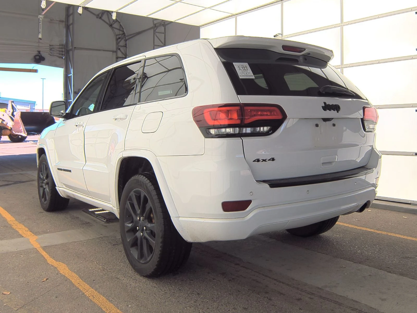 Jeep Grand cherokee 2017 Jeep Grand Cherokee Altitude Edition - изображение 4