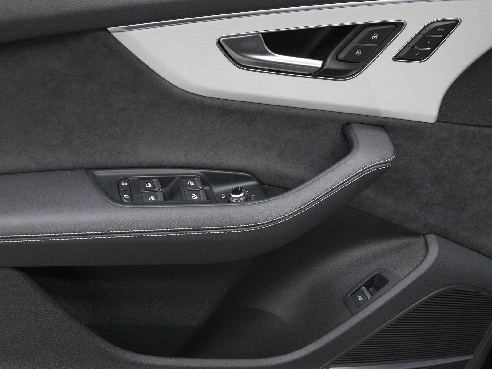 Audi SQ7 TFSI/QUATTRO/MATRIX/B&O/HEAD UP/360/BLACK/7-МЕСТЕН - изображение 5