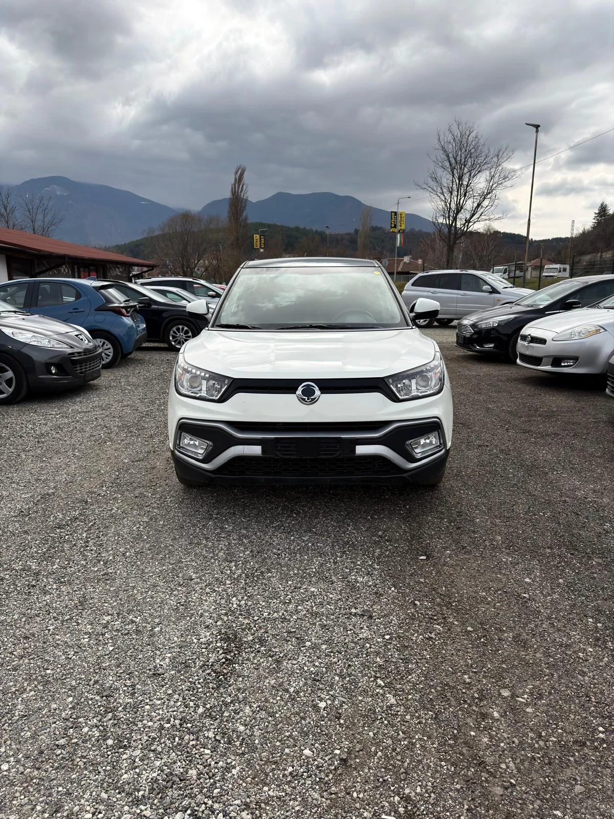 SsangYong XLV Euro6B 122к км! Задна камера! Уникат!, снимка 2 - Автомобили и джипове - 52584740