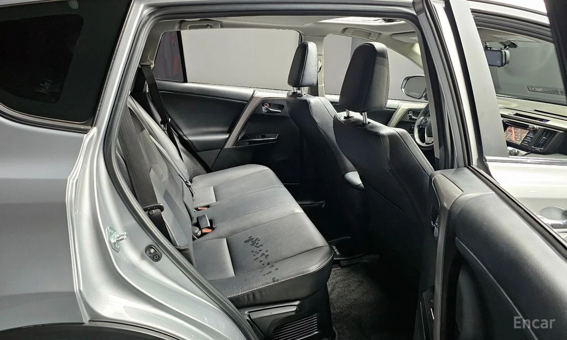 Toyota Rav4, снимка 12 - Автомобили и джипове - 53971229