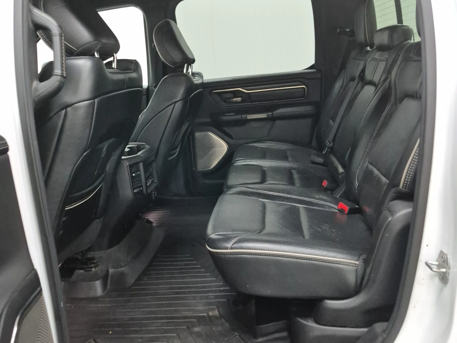 Dodge RAM 1500 Limited/AWD/5.7/H&K/Pano/Обдухване, снимка 10 - Автомобили и джипове - 54942993