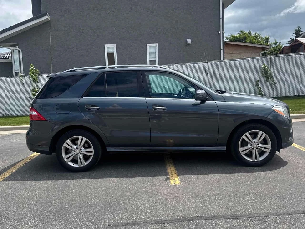 Mercedes-Benz ML 350 * BlueTEC * АВТОКРЕДИТ БЕЗ ПЪРВОНАЧАЛНА ВНОСКА* , снимка 3 - Автомобили и джипове - 55157319