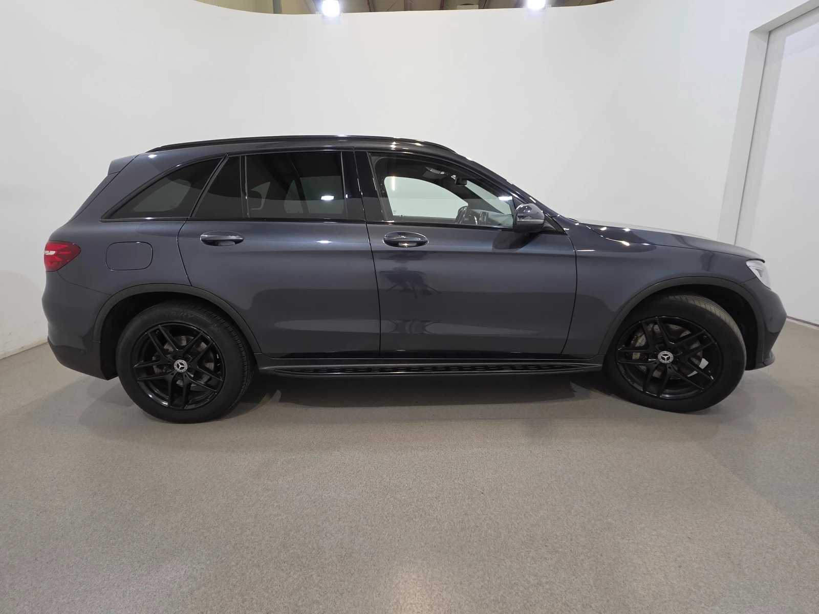 Mercedes-Benz GLC 250 AMG Night 4Matic Multibeam / Ambient , снимка 3 - Автомобили и джипове - 55738168
