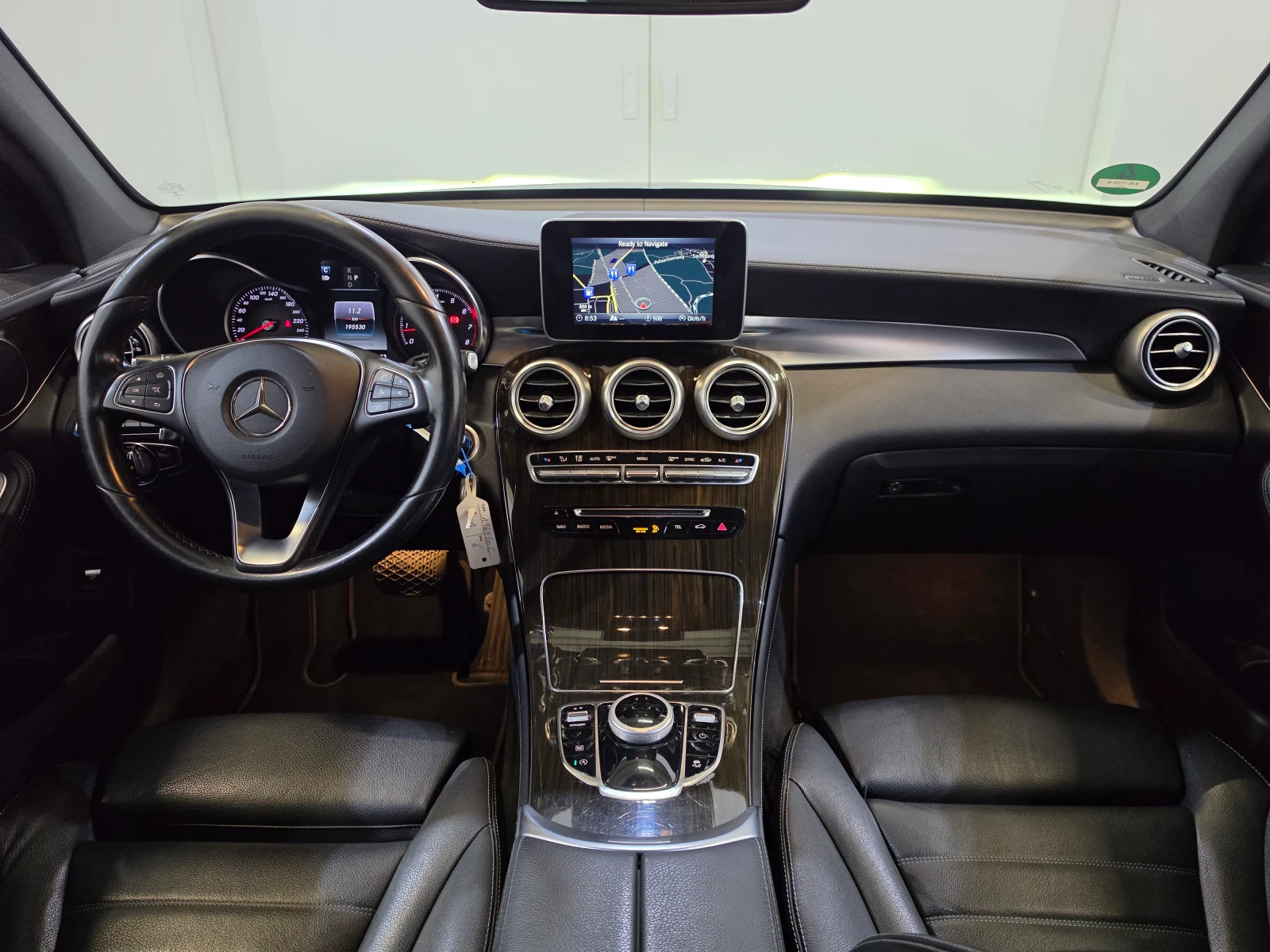 Mercedes-Benz GLC 250 AMG Night 4Matic Multibeam / Ambient , снимка 9 - Автомобили и джипове - 55738168