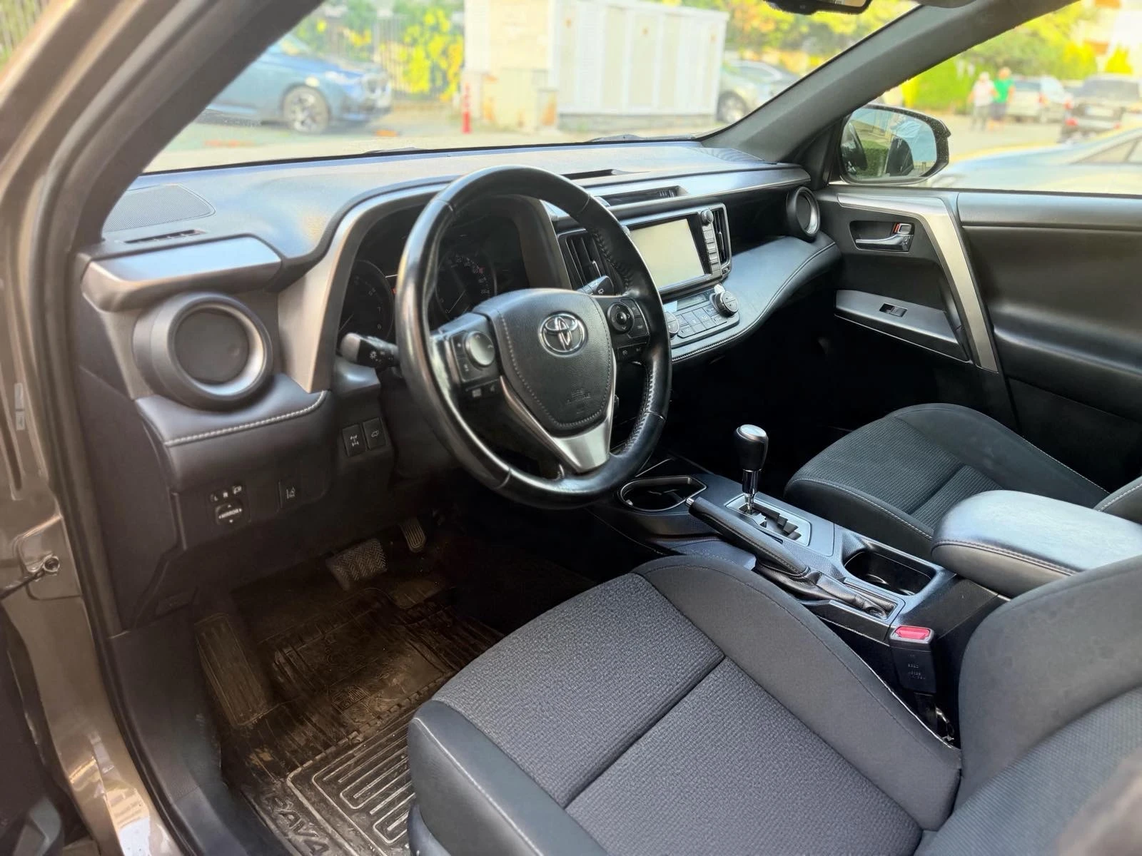 Toyota Rav4, снимка 4 - Автомобили и джипове - 55980615