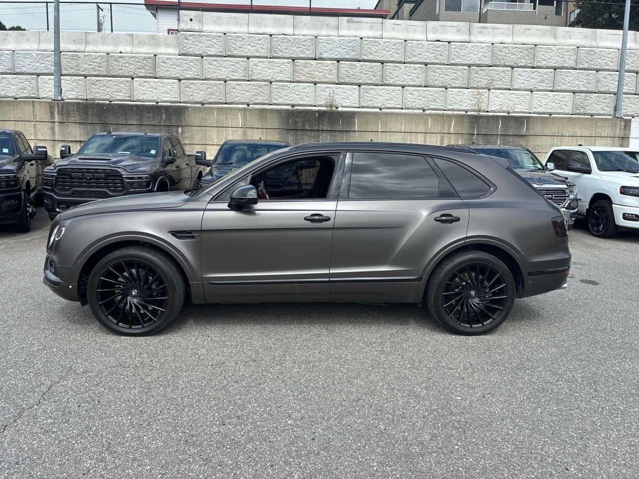 Bentley Bentayga * Signature * CARFAX * ���������������� *  | Mobile.bg � ����������� 2