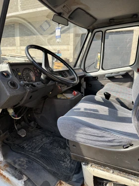 Mercedes-Benz 310 D, снимка 8