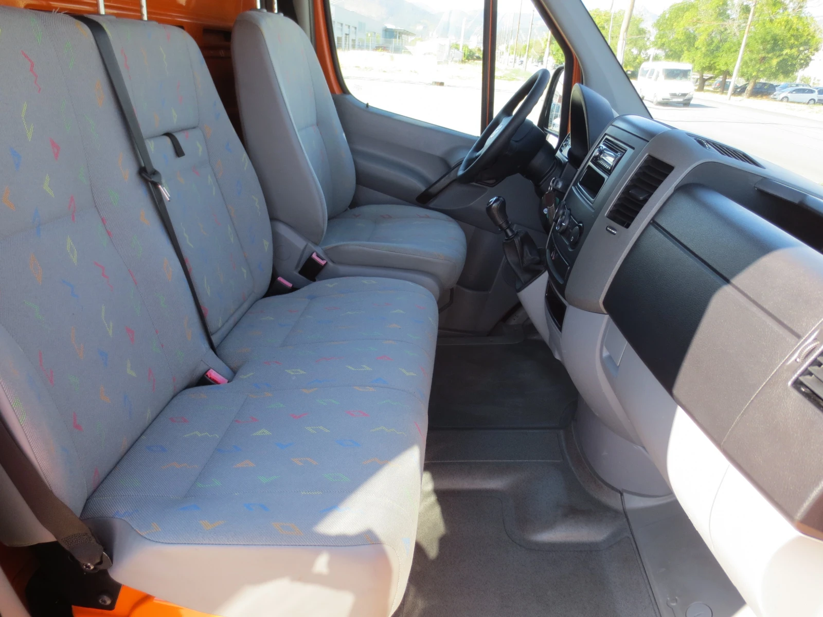 VW Crafter 2.5 TDI, снимка 10 - Бусове и автобуси - 56129983