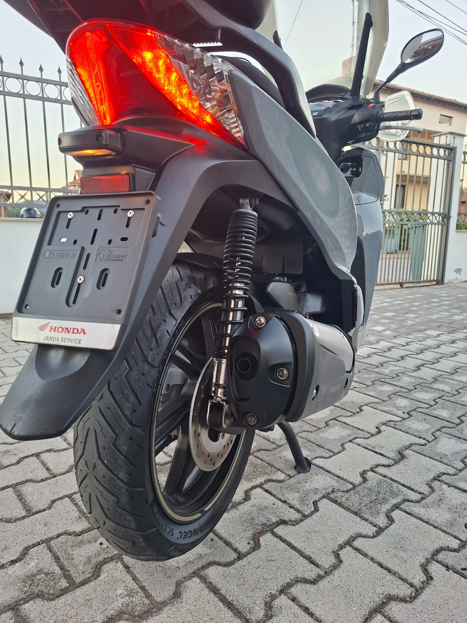 Honda Sh 300 ABS LED LIMITED НОВ, снимка 10 - Мотоциклети и мототехника - 55963675