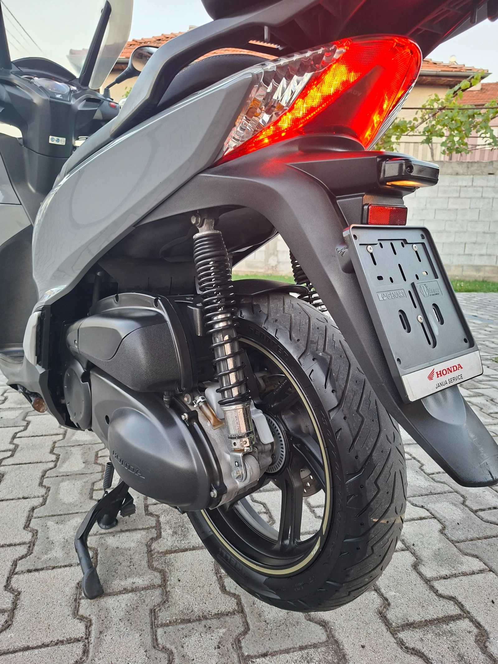 Honda Sh 300 ABS LED LIMITED НОВ, снимка 9 - Мотоциклети и мототехника - 55963675