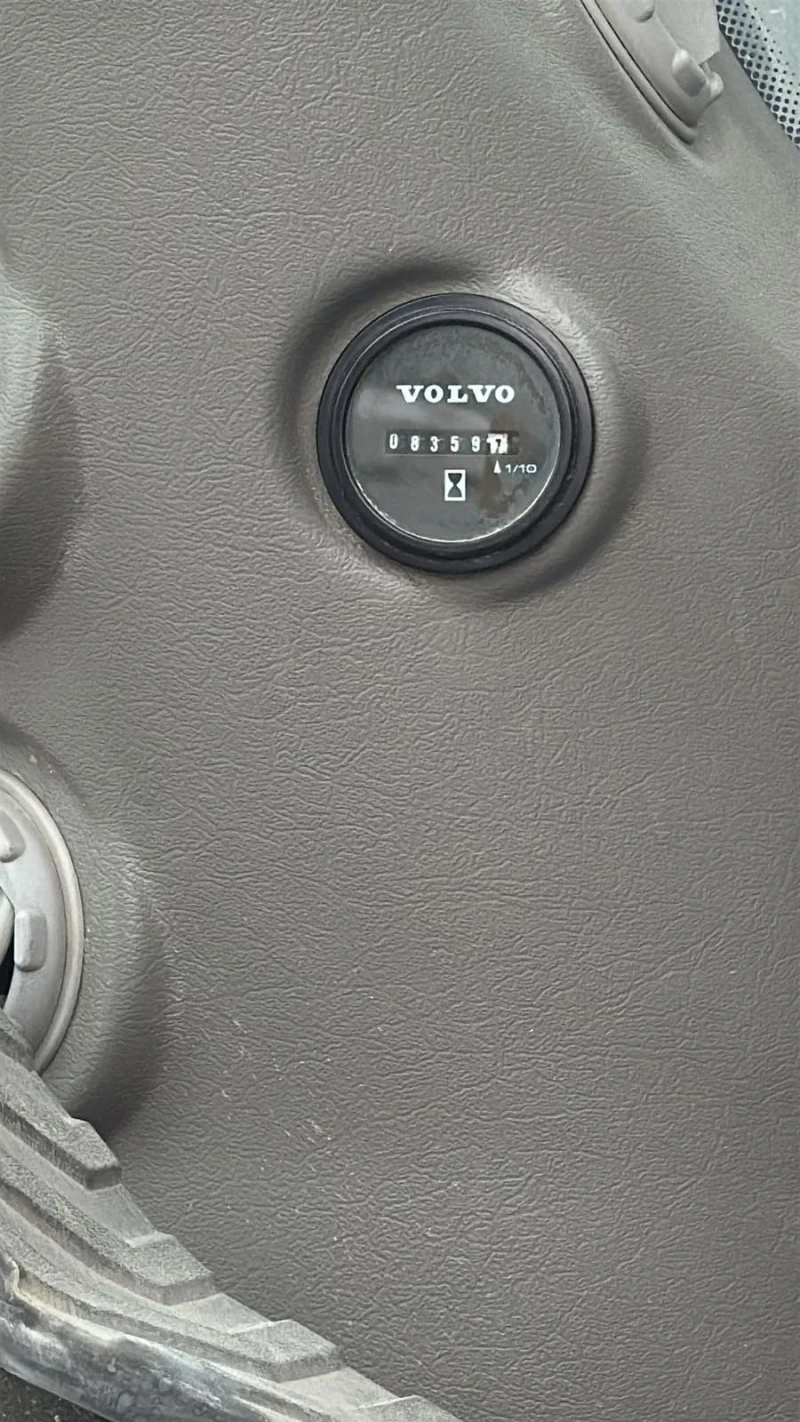 Багер Volvo EC300D NL, снимка 5 - Индустриална техника - 52146736