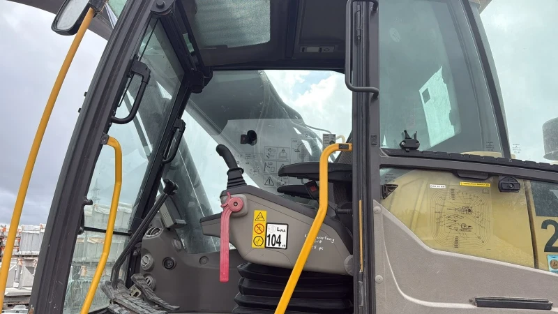 Багер Volvo EC300D NL, снимка 4 - Индустриална техника - 52146736