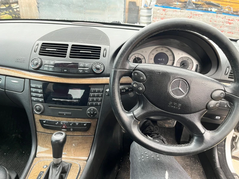 Mercedes-Benz E 220 На части, снимка 9 - Автомобили и джипове - 40981981