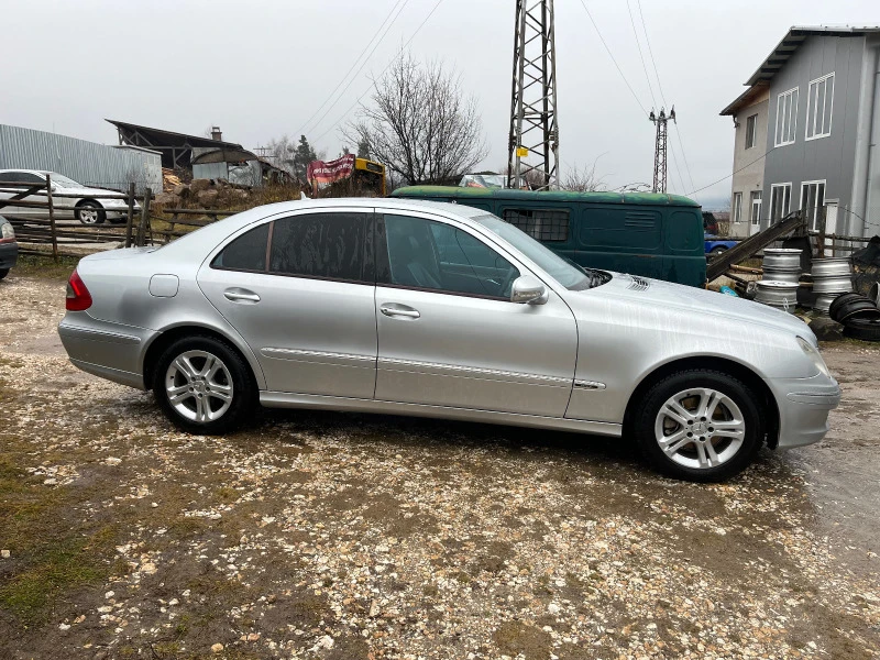 Mercedes-Benz E 220 На части, снимка 6 - Автомобили и джипове - 40981981