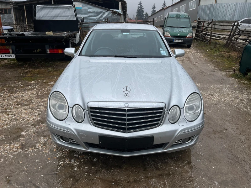 Mercedes-Benz E 220 На части, снимка 3 - Автомобили и джипове - 40981981