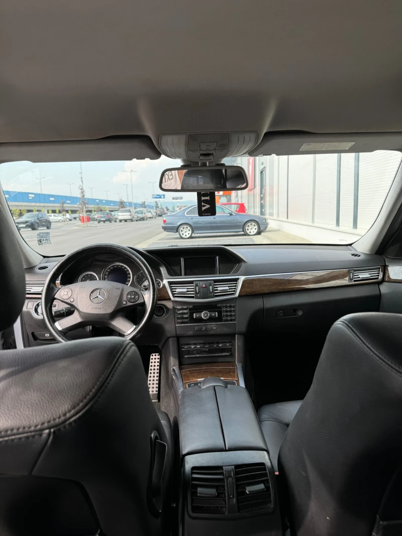 Mercedes-Benz E 220 Може и бартер , снимка 9 - Автомобили и джипове - 46971857