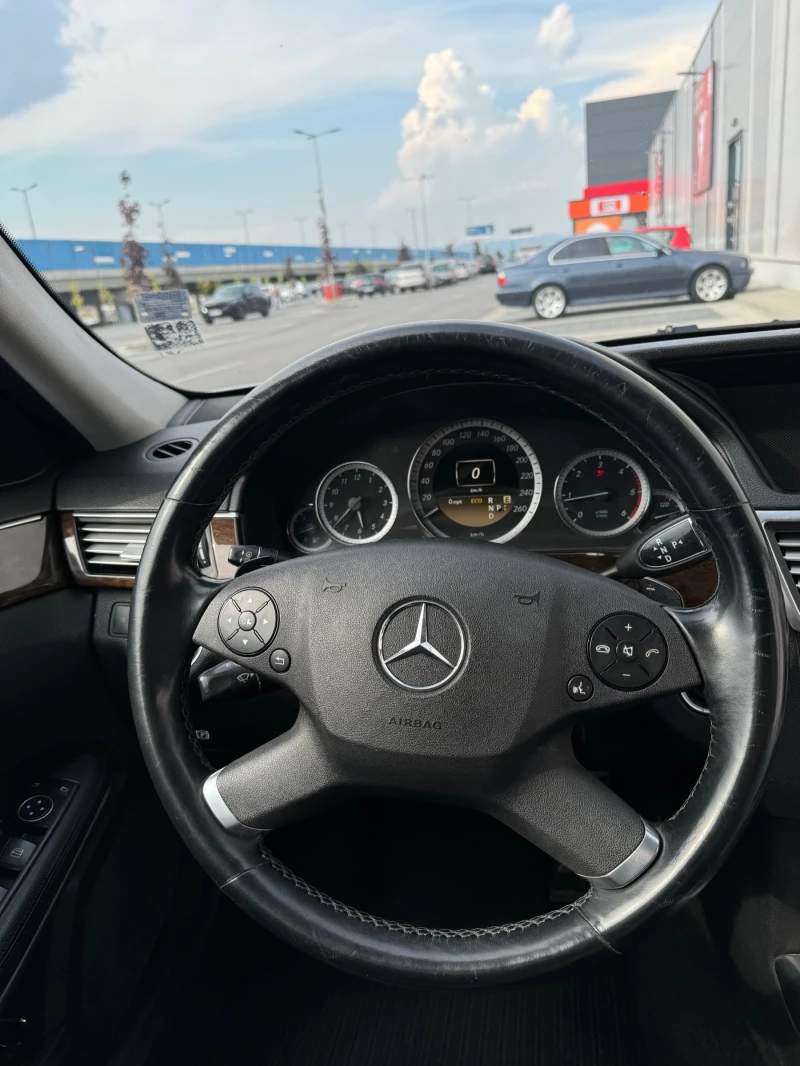 Mercedes-Benz E 220 Може и бартер , снимка 14 - Автомобили и джипове - 46971857