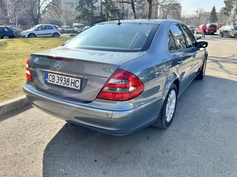 Mercedes-Benz E 220, снимка 6 - Автомобили и джипове - 48905788